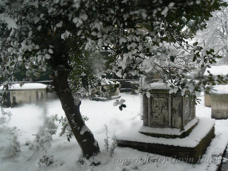 Snow, St Alfege churchyard, Greenwich P1070333.JPG